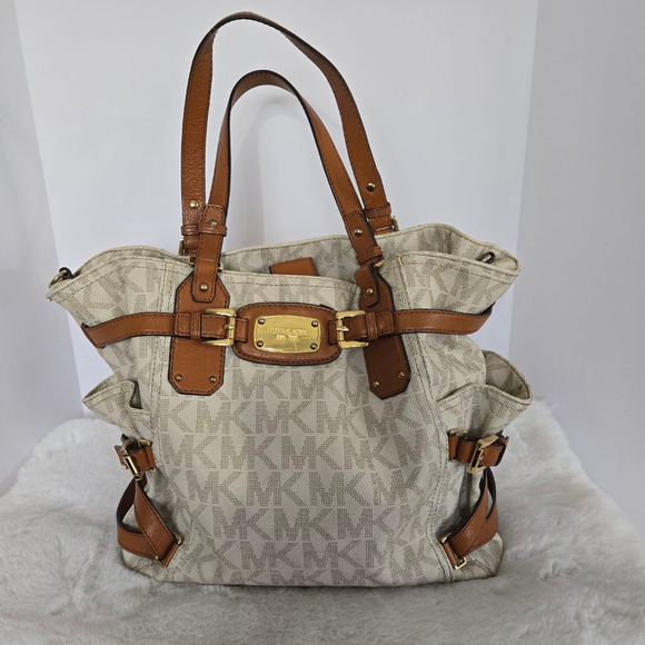 Women's Michael Kors Large Coated Canvas Beige Gansevoort Tote Bag - Picture 1 of 16
